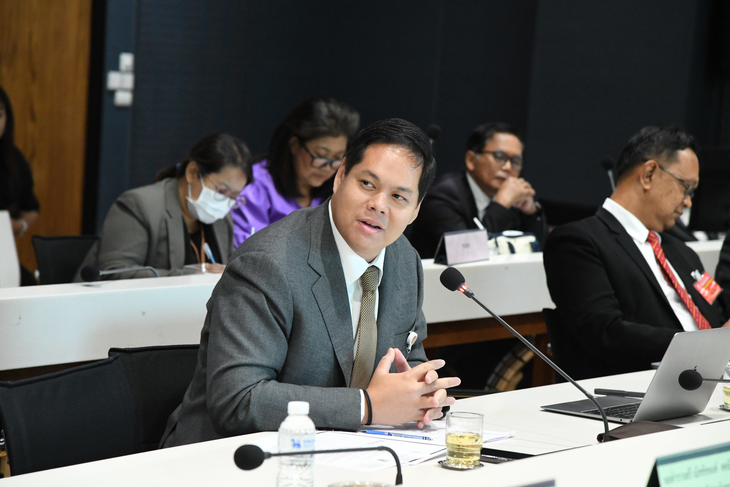 ‘สรรเพชญ’-เตือนรัฐบาล-ศึกนอกศึกในถาโถม-อย่าขาดสมาธิแก้ปัญหาเศรษฐกิจปากท้อง-|-เดลินิวส์