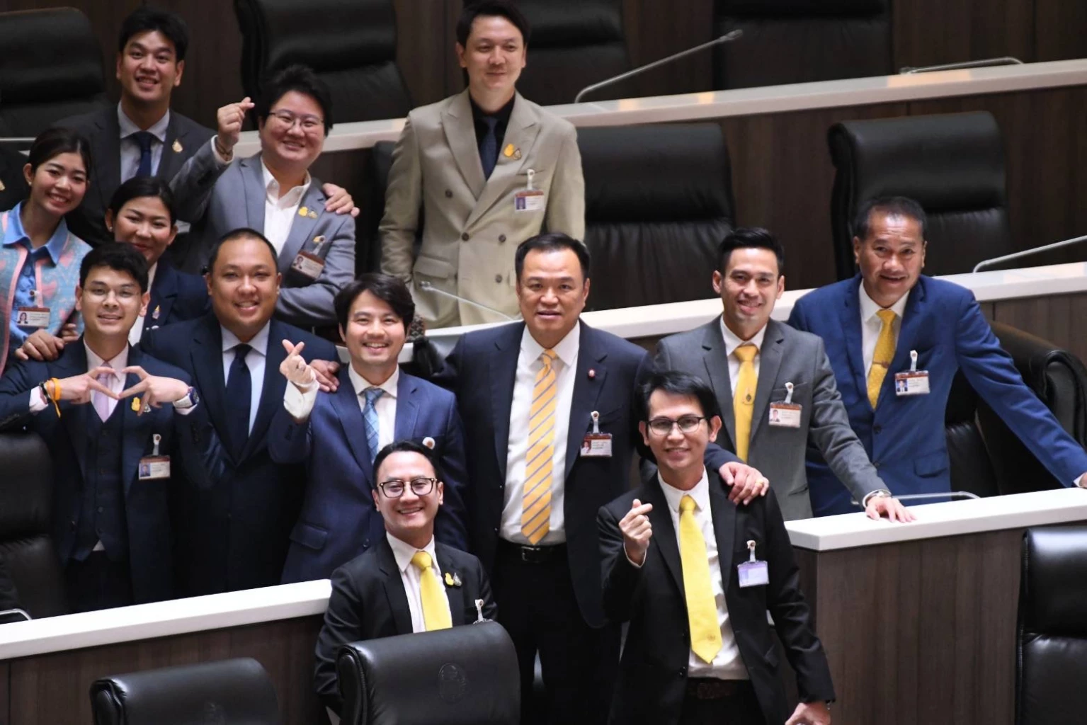 จับตาศึกชิงรองประธานสภาฯ-ภท.-ดันคนรุ่นใหม่-‘กรวีร์-’-เข้าชิง