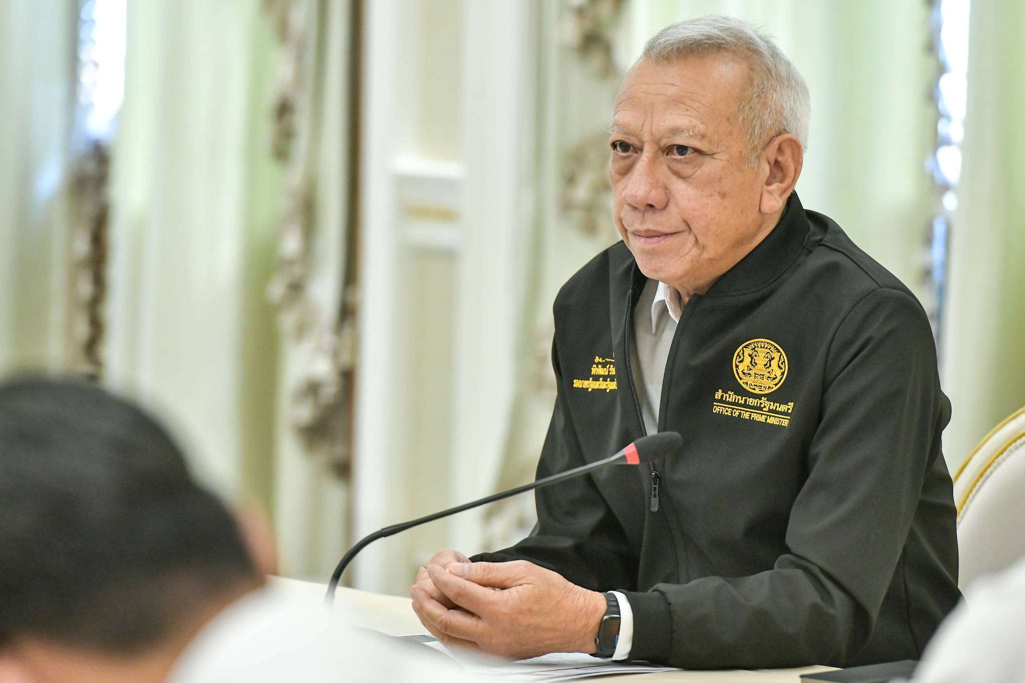 รอง-นรม-นายพิพัฒน์ฯ-ให้ความมั่นใจ-ศบก.-เตรียมมาตรการรับมือผลกระทบจากสถานการณ์สู้รบในภูมิภาคตะวันออกกลาง-อย่างรอบด้าน-ทั้งด้านพลังงาน-เศรษฐกิจ-ราคาสินค้า-และการให้ความช่วยเหลือคนไทยในพื้นที่เสี่ยง