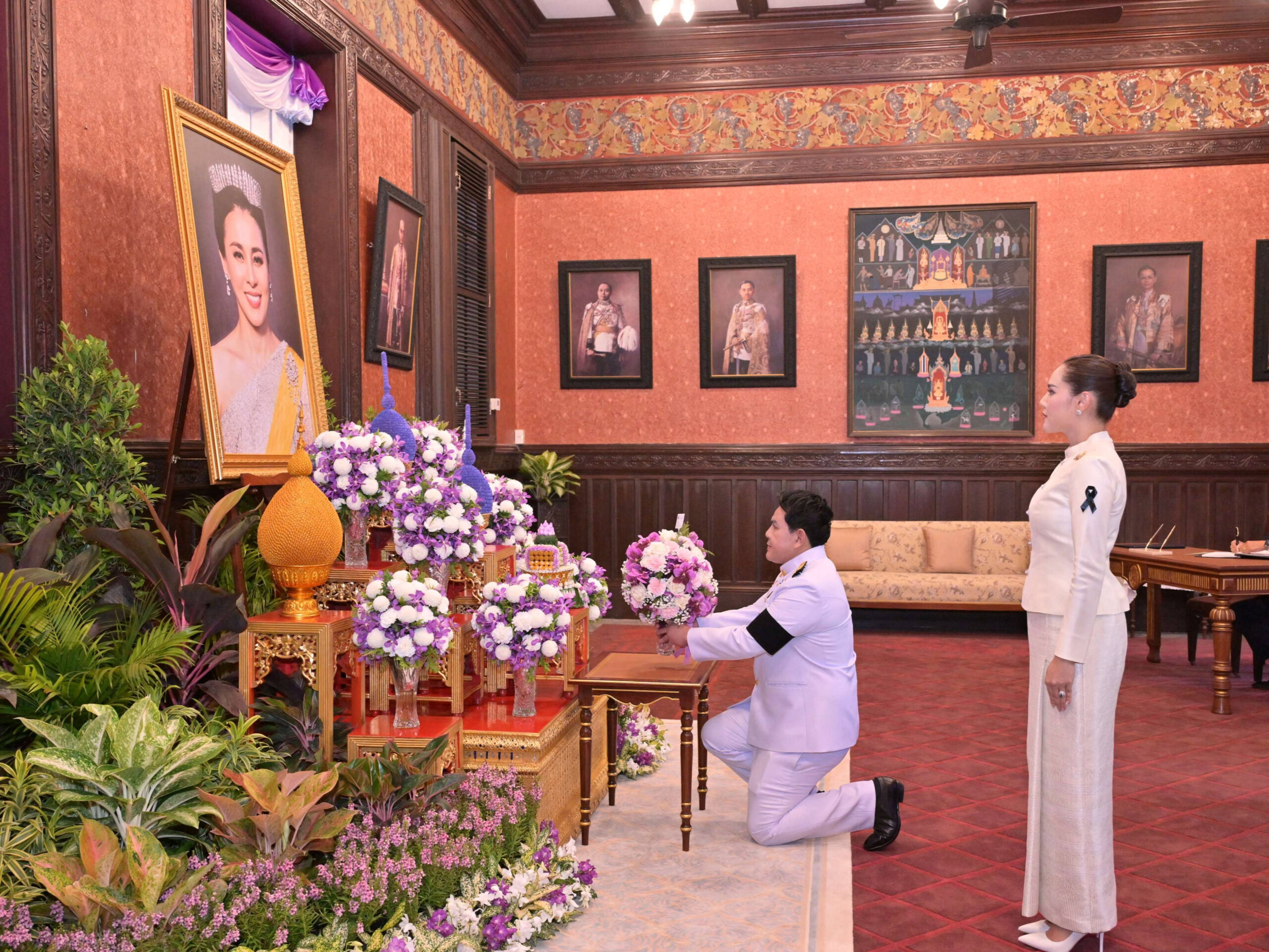 รมว.ท่องเที่ยวและกีฬา-พร้อมภริยา-ลงนามถวายพระพรชัยมงคล-สมเด็จพระนางเจ้าฯ-พระบรมราชินี-เนื่องในโอกาสพระราชพิธีมหามงคลเฉลิมพระชนมพรรษา-4-รอบ