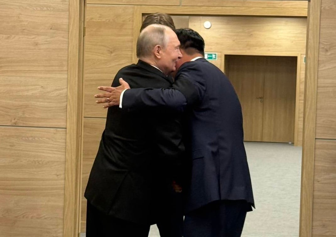 นักวิชาการชี้ภาพ-‘ปูตินสวมกอดอนุทิน’-สะเทือนเวทีโลก-ตอกย้ำสัมพันธ์ไทย-รัสเซีย-130-ปี