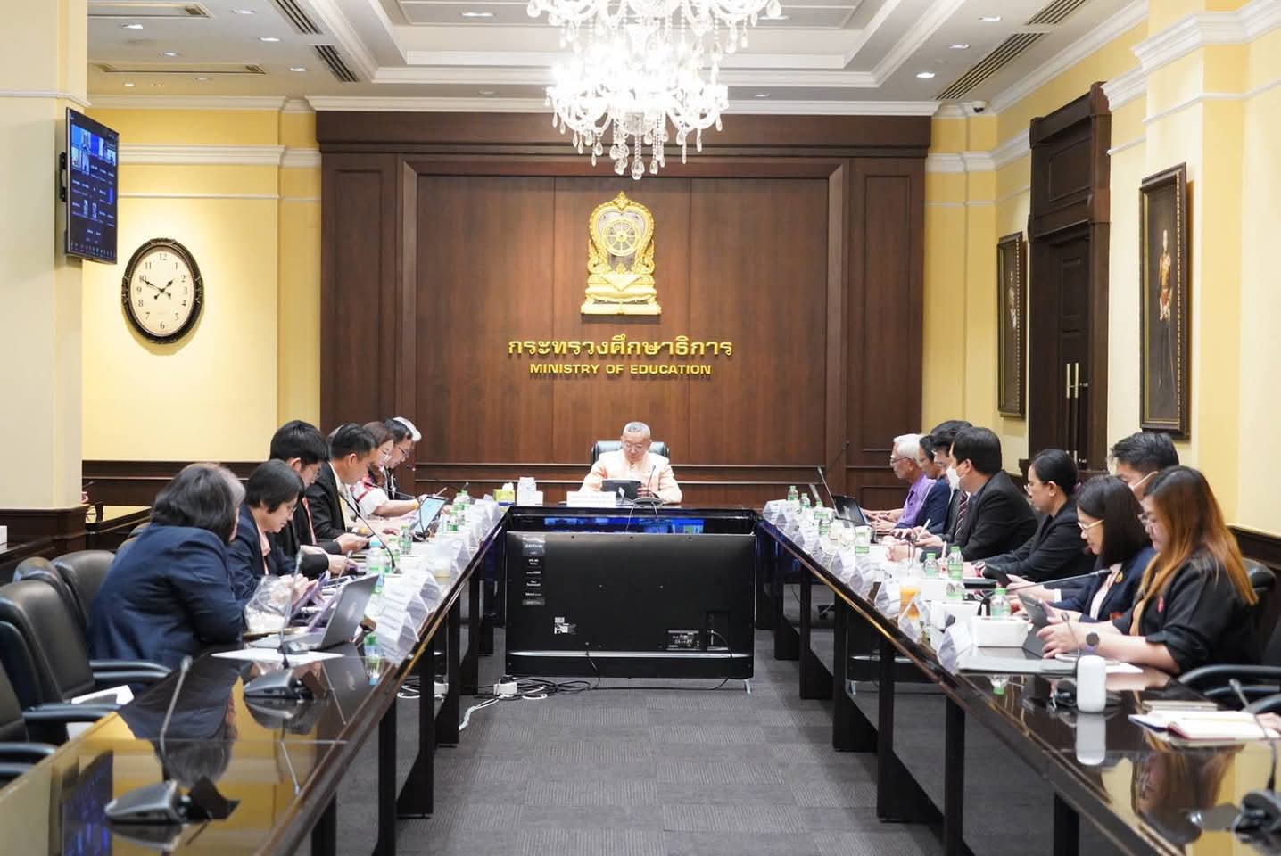สพฐ.-ร่วมประชุมหารือยกระดับคุณภาพการศึกษาโดยใช้องค์ความรู้จาก-pisa-ครั้งที่-6-4/2568