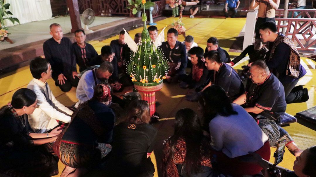 กก.กาฬสินธุ์-เปิดงาน-‘ส่งเสริมเสน่ห์ภูไท-ผูกใจ5must’-กระตุ้นเศรษฐกิจชุมชน
