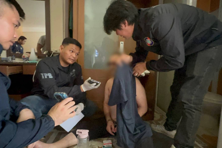 ตร.ท่องเที่ยวจับกุมแก๊งแขกขาวล้วงกระเป๋าลักทรัพย์นักท่องเที่ยวในสนามบินสุวรรณภูมิ - - - 