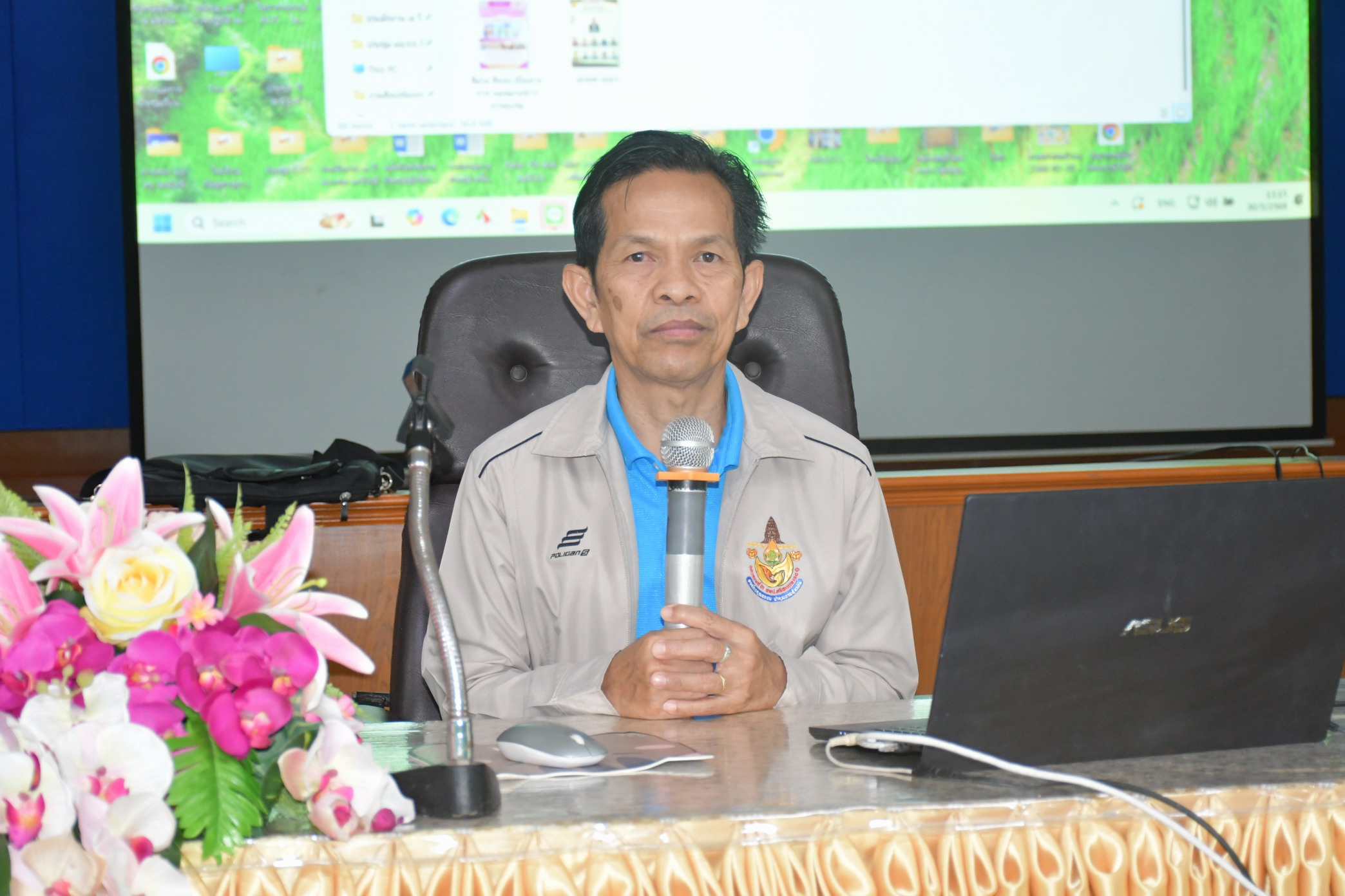 สพป.ศรีสะเกษ-เขต-1-ประชุมข้าราชการครูและบุคลากรทางการศึกษา-และลูกจ้างประจำ-ที่จะครบ-60-ปีบริบูรณ์-เพื่อรับฟังการดำเนินชีวิตหลังเกษียณอายุราชการ