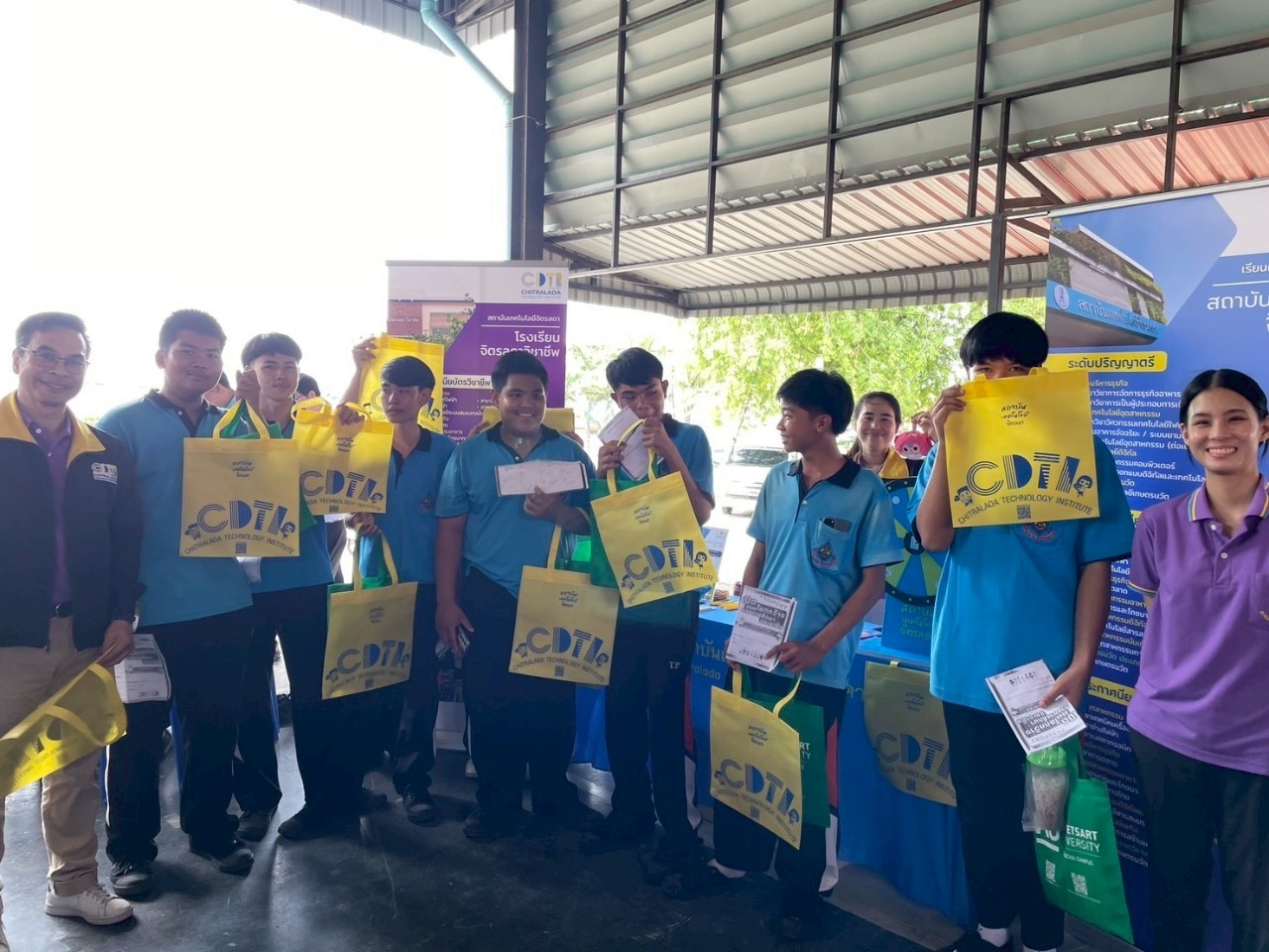สจด.-ร่วมงานแนะแนวศึกษาต่อโรงเรียนทุ่งศุขลา-“กรุงไทยอนุเคราะห์”-จังหวัดชลบุรี-—-สถาบันเทคโนโลยีจิตรลดา-cdti
