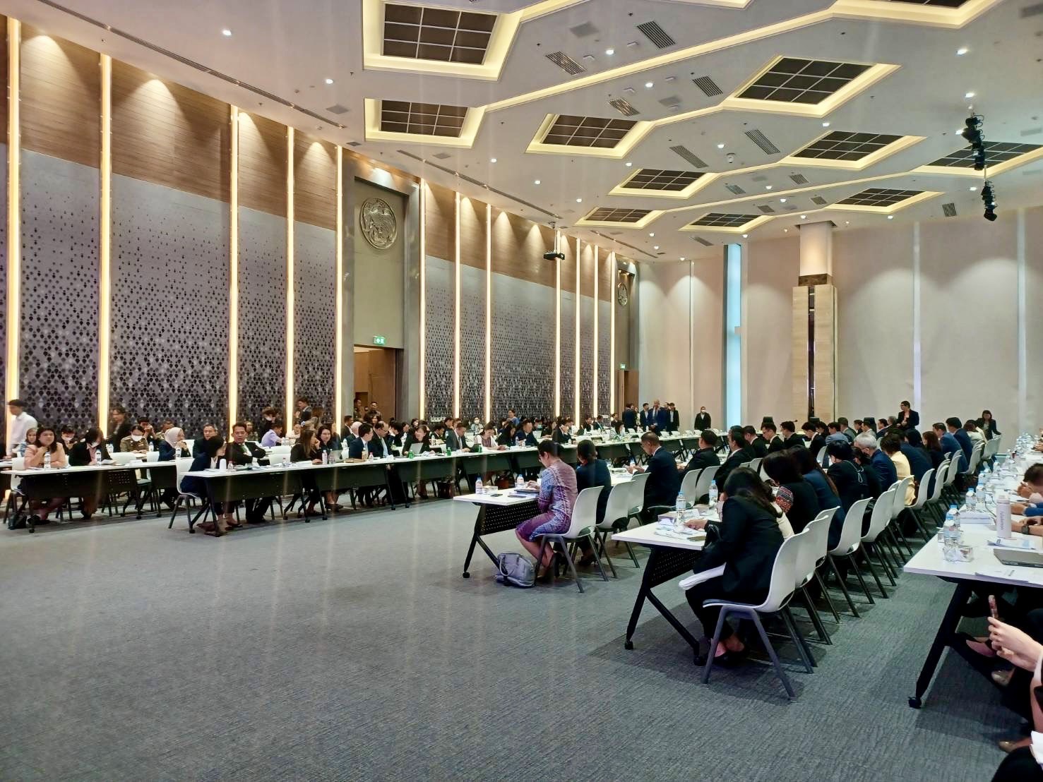 สพฐ.-เข้าร่วมการประชุมคณะอนุกรรมการกลั่นกรองโครงการกระตุ้นเศรษฐกิจ-ครั้งที่-8/2568