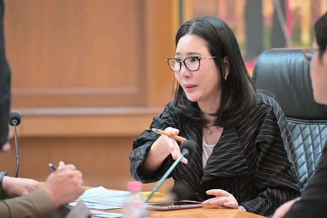 ปลัดกระทรวงท่องเที่ยว-สั่งทุกส่วนเข้มติดตามสถานการณ์ตะวันออกกลาง-พร้อมผนึกกำลังดูแลนักท่องเที่ยว-และปรับแผนการท่องเที่ยว