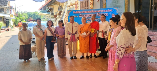 ศรัทธาแน่นวัด!-ขอนแก่นทอดผ้าป่าหนุนสร้างเจดีย์-9-ชั้น