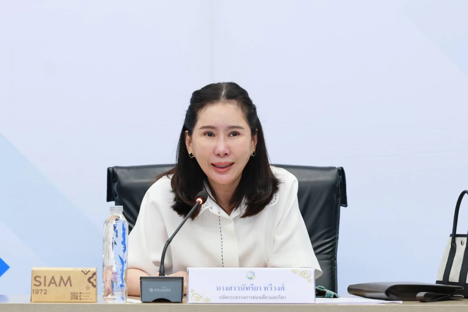 ปลัดท่องเที่ยวฯ-เคลียร์ชัดเกณฑ์จ่ายเงินเยียวยา-นักท่องเที่ยวตกค้าง-2,000-บาท/คน/วัน-จ่ายให้ใคร?-เมื่อไร?