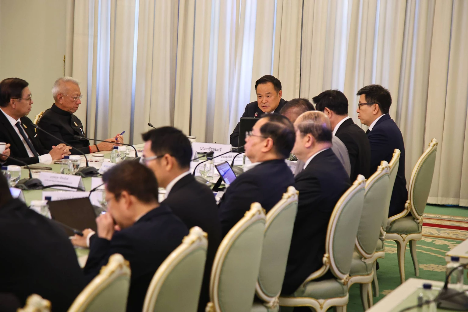 ‘อนุทิน’-นัดทีมเศรษฐกิจ-ถกหาแหล่งน้ำมันเพิ่ม-รับสงครามตะวันออกกลางบานปลาย