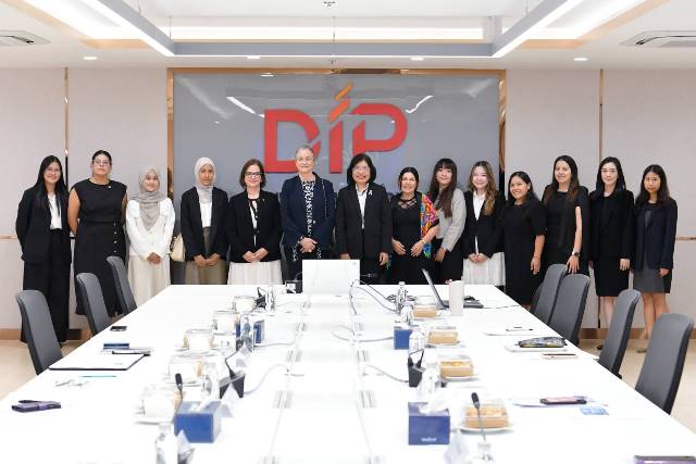 อธิบดีกรมทรัพย์สินทางปัญญา-หารือ-3-ทูตสตรี-เปรู-เม็กซิโก-และกัวเตมาลา-ชูบทบาทขับเคลื่อนทรัพย์สินทางปัญญาในเวทีนานาชาติ-พร้อมร่วมฉลองวันสตรีสากล-สร้างแรงบันดาลใจให้เยาวชนรุ่นใหม่