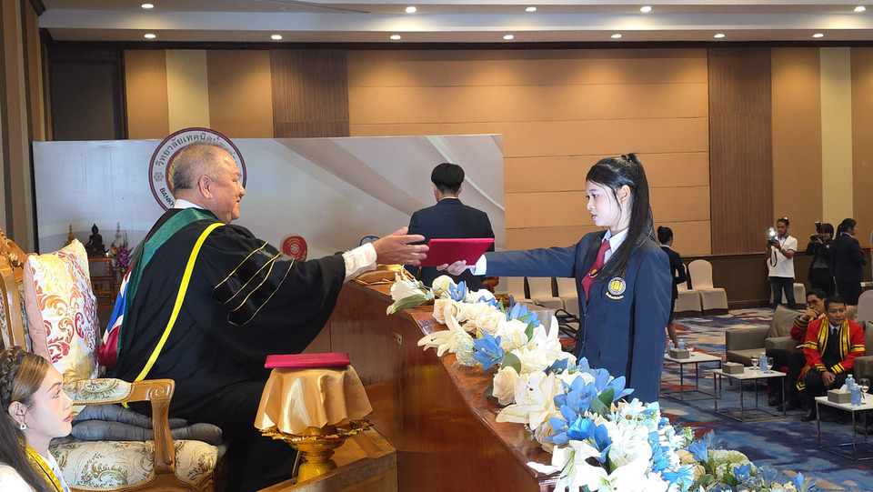 เลขาธิการ-สอศ-มอบประกาศนียบัตร-นศ.เทคนิคบ้านค่าย-ประจำปีการศึกษา-2568