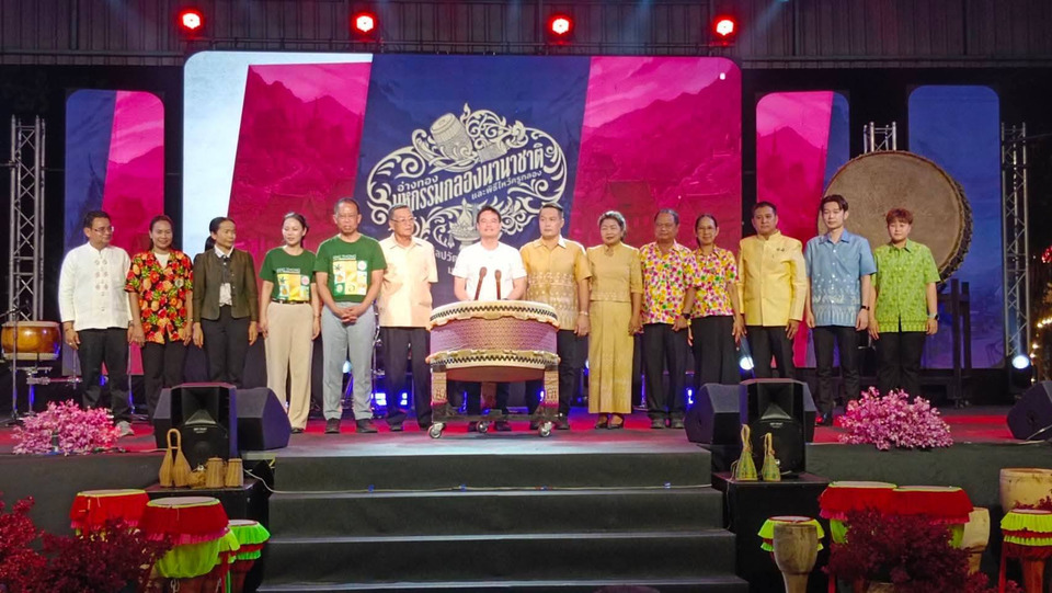 มหกรรมกลองนานาชาติ-ครั้งที่-15-สืบสานภูมิปัญญาท้องถิ่น-สู่แหล่งท่องเที่ยววัฒนธรรมอ่างทอง