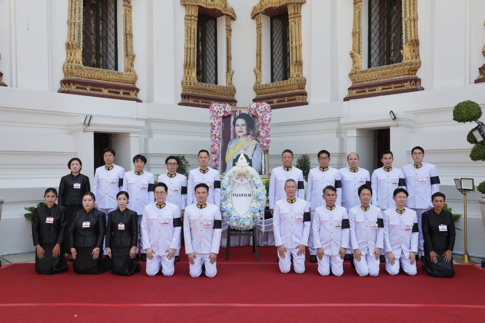 กลุ่มบริษัทฟูจิฟิล์มในประเทศไทย-ร่วมเจ้าภาพสวดพระอภิธรรม-น้อมรำลึกพระพันปีหลวง-ณ-พระบรมมหาราชวัง