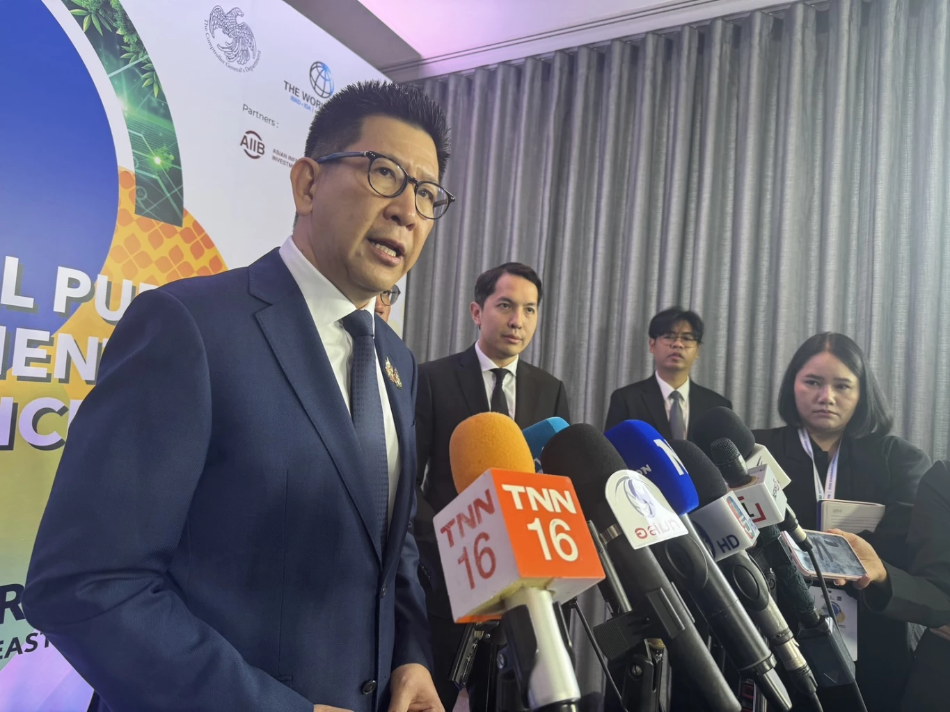 ‘เอกนิติ’-ชง-ครม.เศรษฐกิจสัปดาห์หน้า-สรุปแหล่งเงินไทยช่วยไทยพลัส-เติมเงินบัตรสวัสดิการแห่งรัฐ