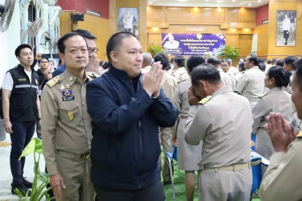 รมช.มหาดไทย-ลงพื้นที่ศรีสะเกษกระตุ้นเศรษฐกิจไทย-รับมือวิกฤตพลังงานและหารือโครงการพลังงานแสงอาทิตย์
