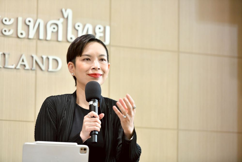 ธปทระบุ-เศรษฐกิจเมยชะลอตัวจากตอ.กลางฉุดท่องเที่ยว-บริโภคเอกชน-แม้ส่งออกโต-:-อินโฟเควสท์