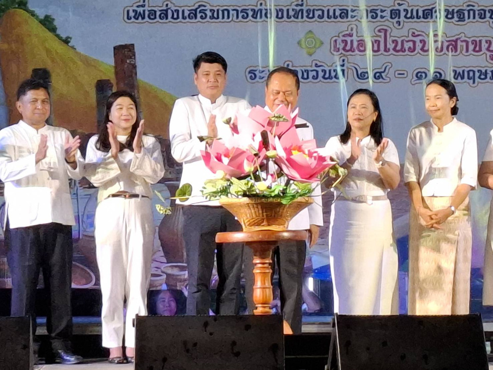 อ่างทองเปิดงานไหว้พระนอน-“วัดขุนอินทประมูล”-เนื่องในวันวิสาขบูชา-สืบสานศรัทธา-กระตุ้นท่องเที่ยวชุมชน
