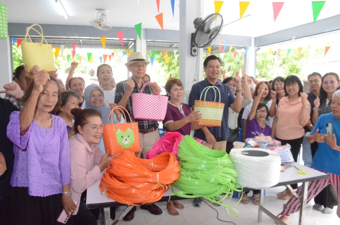 โคราชเดินหน้าสร้างอาชีพ-เปิด-14-หลักสูตรพัฒนาคน-90-ชุมชนสู้เศรษฐกิจ