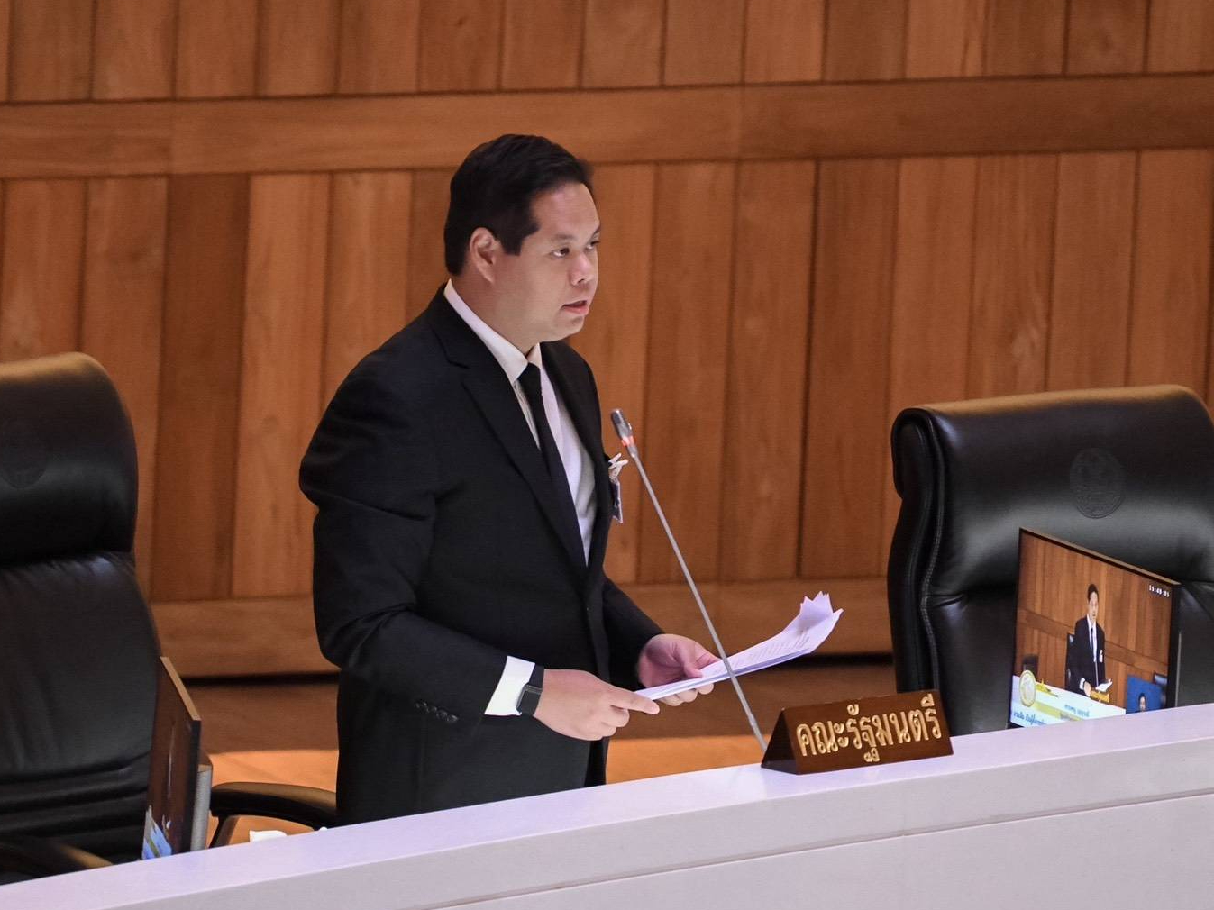 “สรรเพชญ”-เคลียร์ชัดกลางสภา-!-แจงกระทู้ที่ดินคลองเตย-มุ่งยกระดับความปลอดภัยและเศรษฐกิจฐานราก-ยันบริหารโปร่งใส-–-ตรวจสอบได้-แชร์