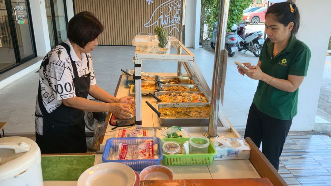 ข้าวราดแกง-สวนกระแส-เศรษฐกิจไม่ดี