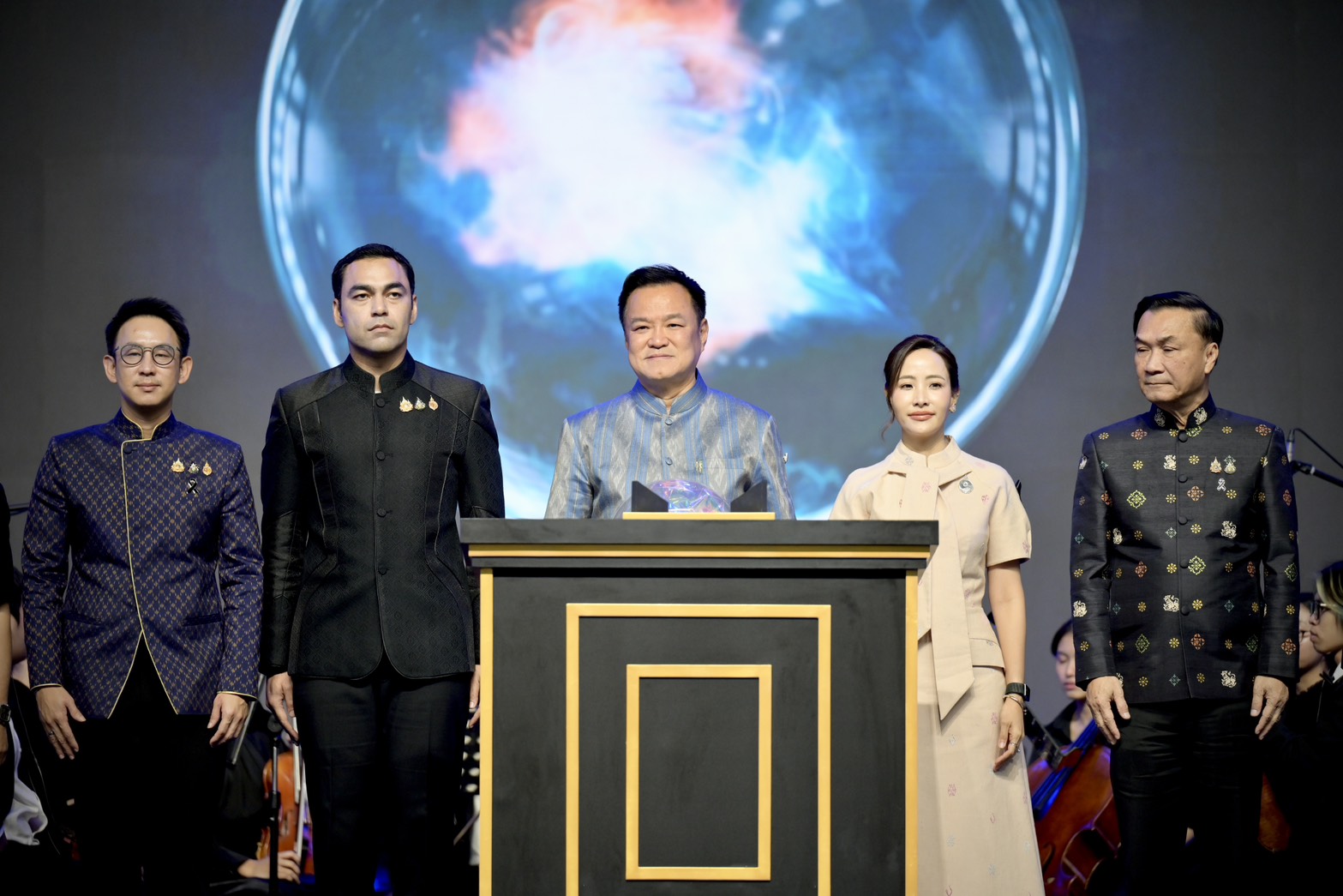 “นายกฯ-อนุทิน”-เปิดงาน-otop-2569-ชวนใช้สิทธิ-“ไทยช่วยไทย-พลัส”-ช้อปของดีชุมชน-ดันภูมิปัญญาท้องถิ่นสู่เศรษฐกิจสร้างสรรค์-–-พรรคภูมิใจไทย-:-พูดแล้วทำ