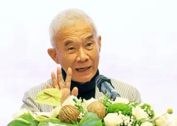 “สุวัจน์”ชี้เศรษฐกิจไทยโตต่ำ-หนี้พุ่ง-แนะรัฐ-เอกชนร่วมแก้