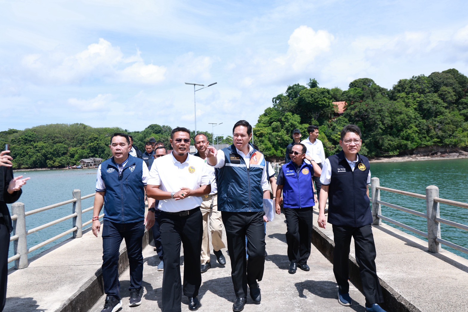 ท่าเรือพร้อม-เมืองท่องเที่ยวโต!-“รมชสรรเพชญ”-ลงพื้นที่กระบี่-“ผนึก-3-สส.-ภูมิใจไทย”-ตามโครงการท่าเทียบเรือ,ถนนสายหลัก-ยกระดับคมนาคมทั้งระบบเชื่อมเศรษฐกิจ-3-จังหวัด-–-พรรคภูมิใจไทย-:-พูดแล้วทำ