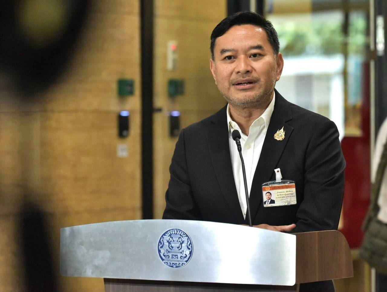 กระทรวงสาธารณสุขขยับ-สร้างเศรษฐกิจประเทศด้วยการเจรจากับบริษัทผู้ผลิตยาระดับโลกเพื่อเป็นผู้ร่วมวิจัยพัฒนายาใหม่ๆ-และเปิดรับการลงทุนการผลิตยา