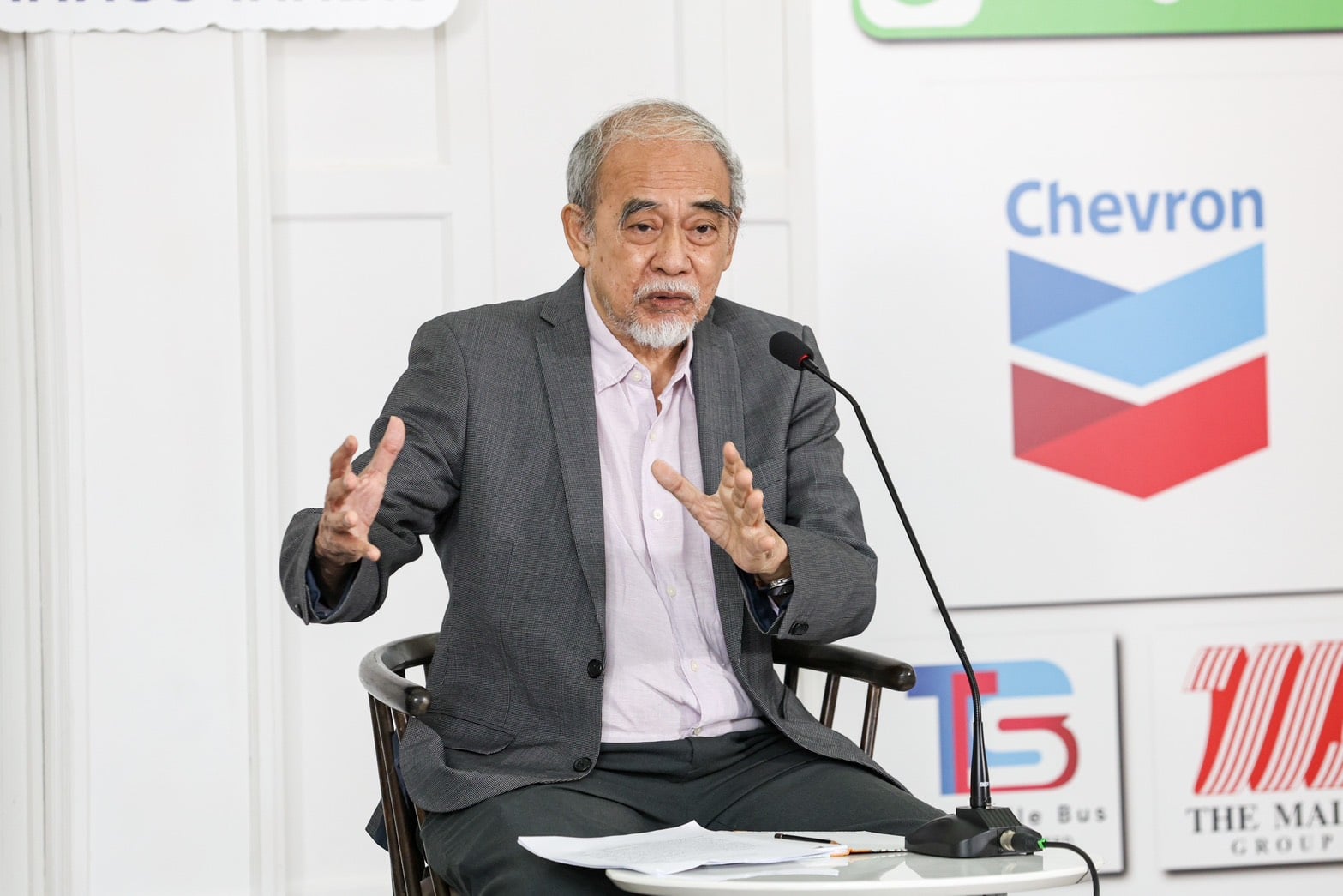 ‘ธีรยุทธ’-ผ่าการเมือง-3-ขั้ว-‘คนรุ่นใหม่-บ้านใหญ่-อนุรักษ์’-เตือนจุดเปลี่ยนใหญ่
